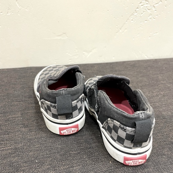 VANS TODDLER CLASSIC SLIP ON BLACK AND GRAY CHECKERBOARD SIZE 6 - Picture 2 of 4